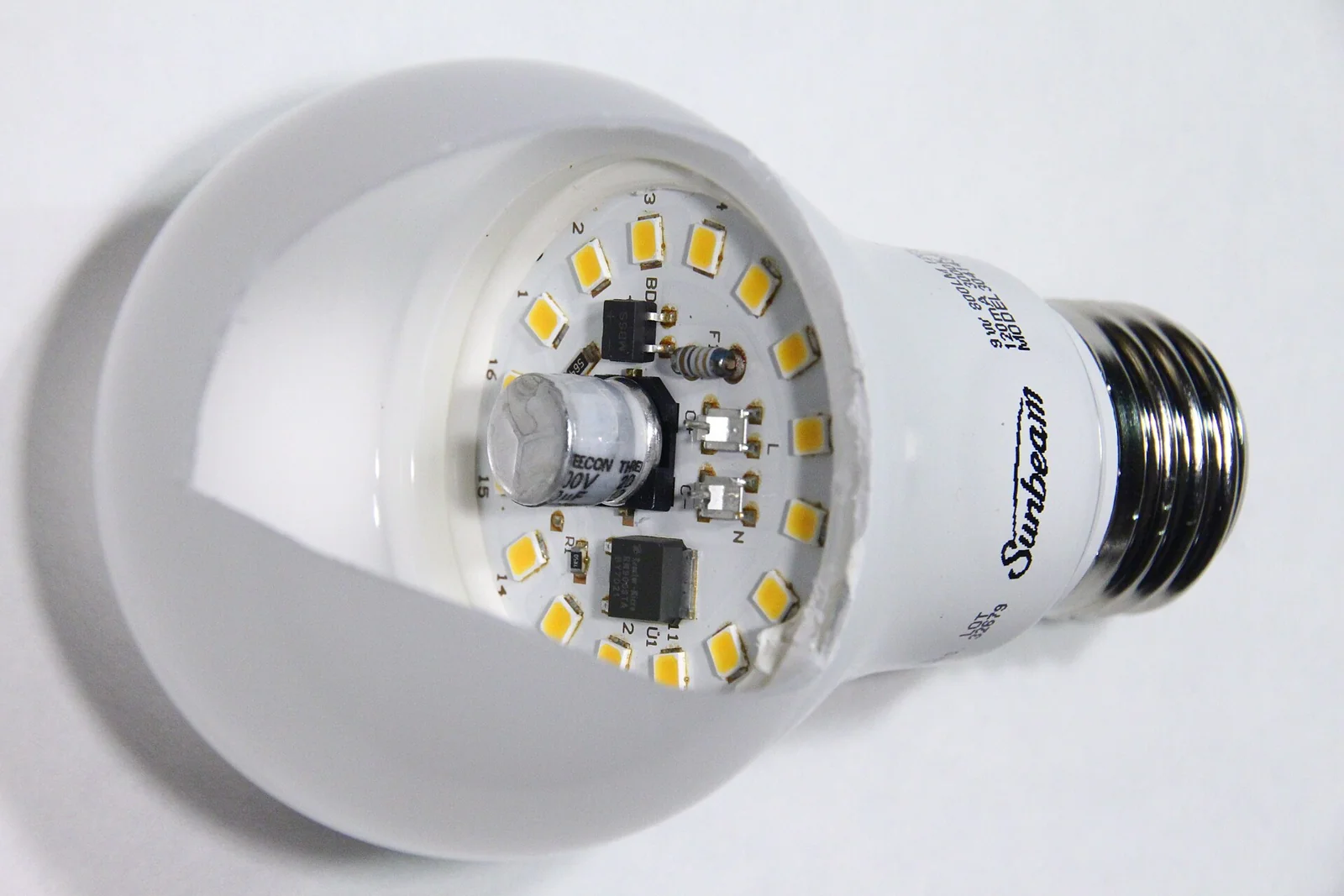 bagian dalam bohlam LED E27