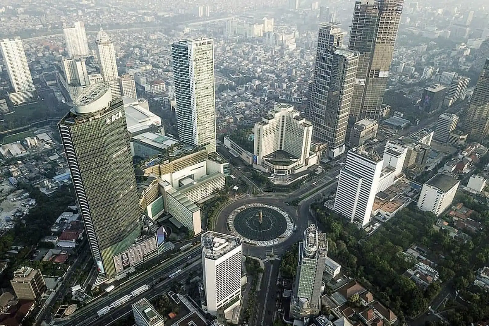 Bundaran HI dan Menara BCA dari udara