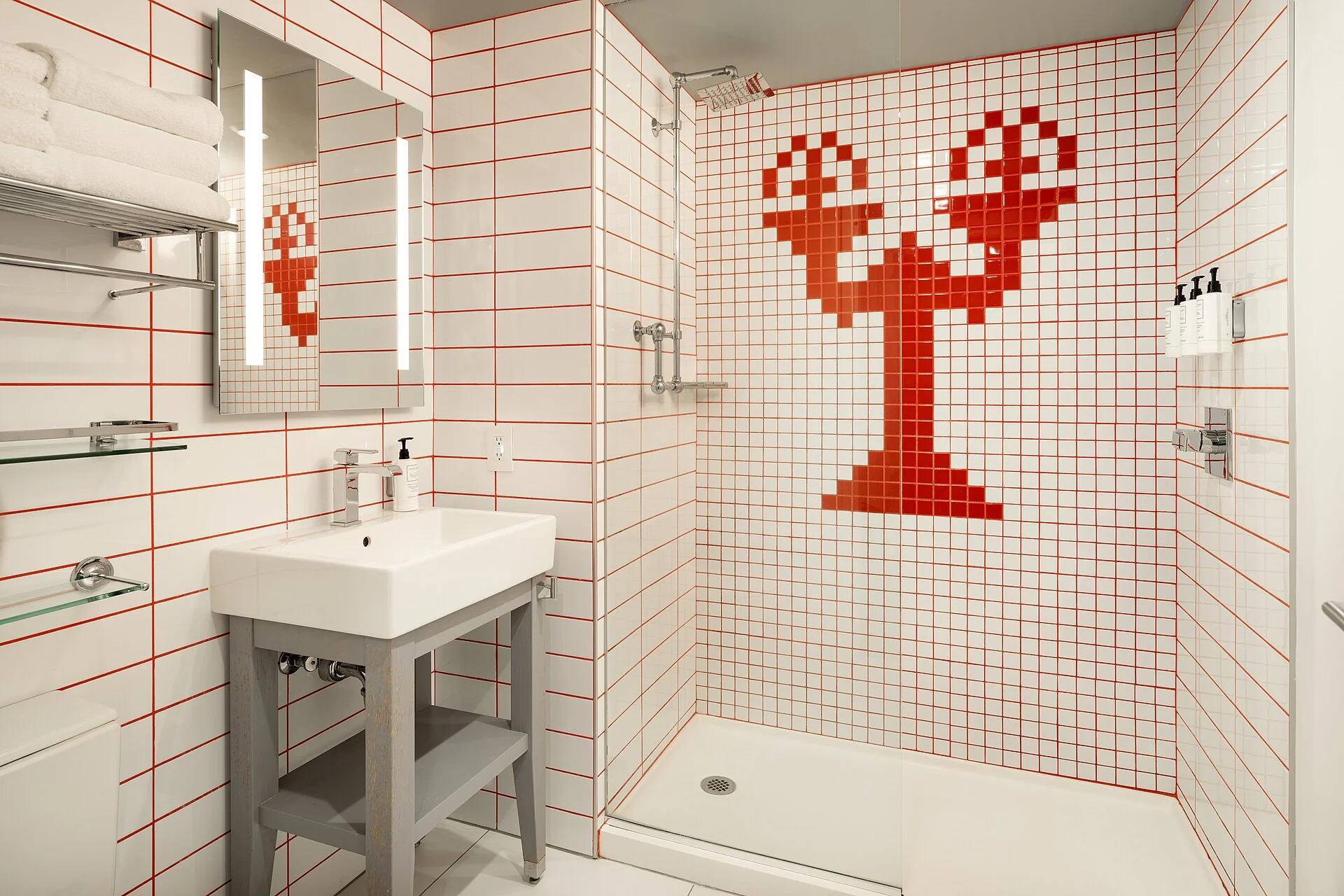 kamar mandi dengan shower