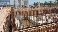 pondasi-rumah-galian-besi tulangan besi dan bekisting struktur bawah di lokasi proyek