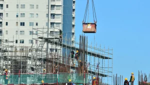 pekerja di proyek pembangunan gedung