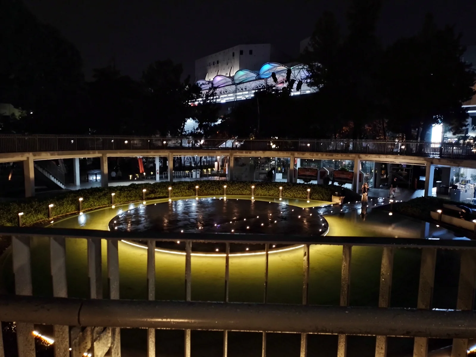 kolam Taman Literasi Martha Christina Tiahahu di malam hari